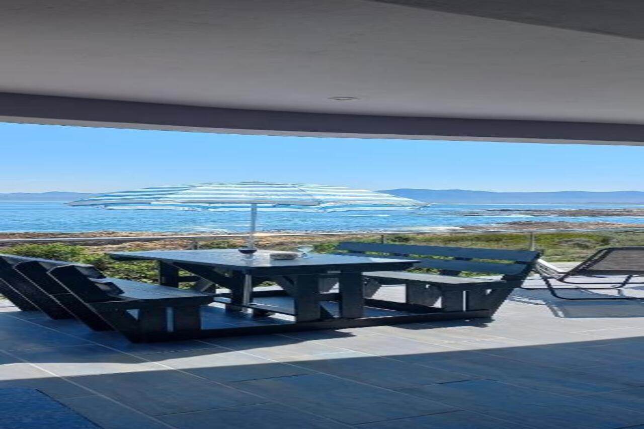 Royal Albatros Apartment Гансбаи Екстериор снимка